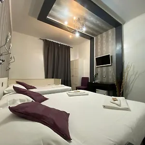 2* Πανσιόν The Place In